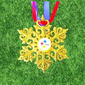 Pittsburgh STEELERS Football Handmade Snowflake *NEW*